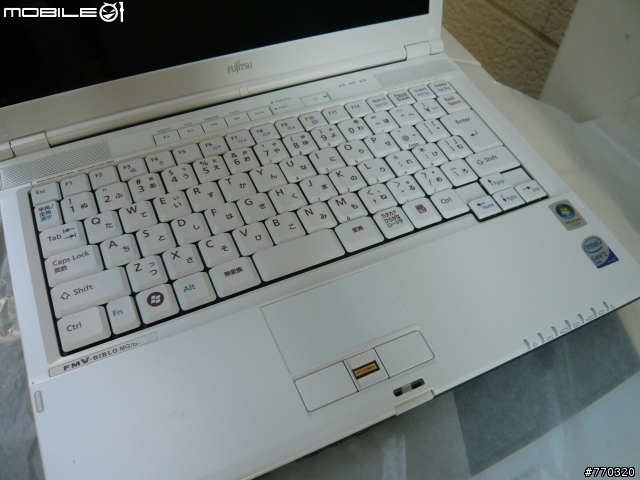 Fujitsu FMV-BIBLO MG/B70日版 開箱