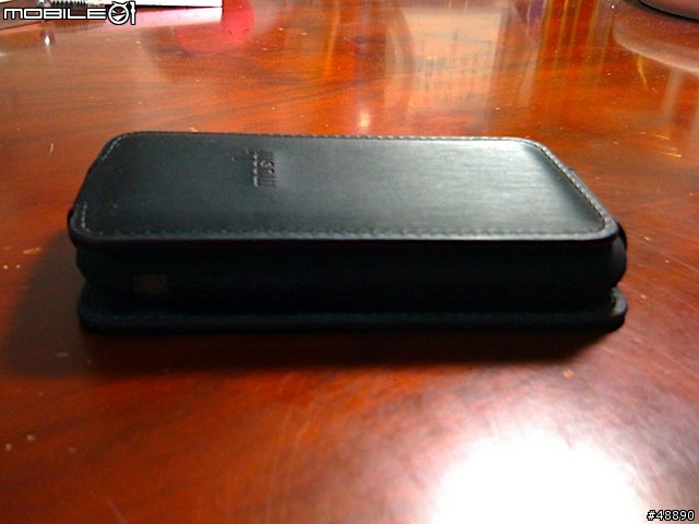 天冷了，幫您的iphone加件衣服吧! ----- Moshi Concerti 皮套