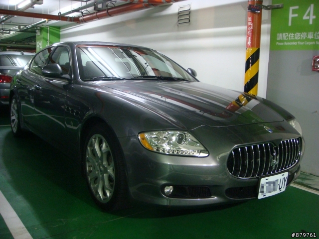 ［分享］停車場遇到09年式的Maserati Quattroporte