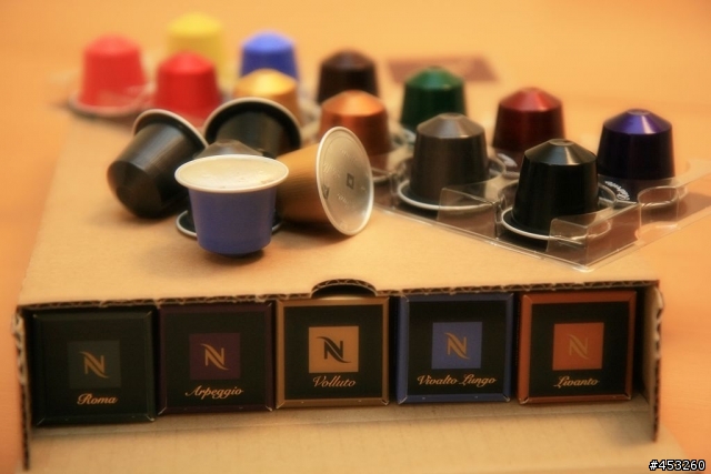[分享] Nespresso ESSENZA C100 自動義式膠囊咖啡機