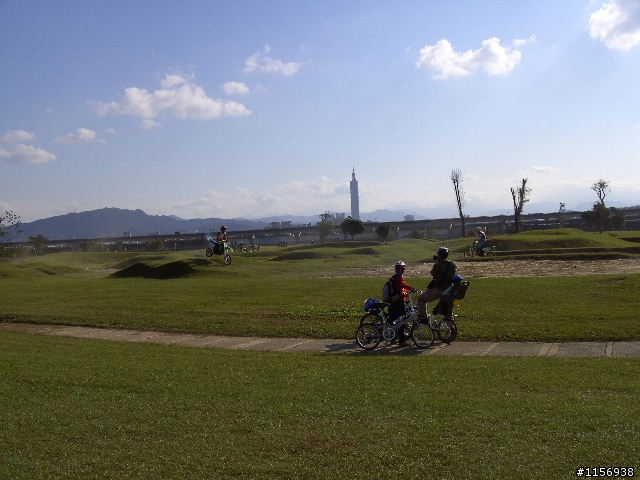 台北市基隆河美堤河濱公園新增越野土坡練習場