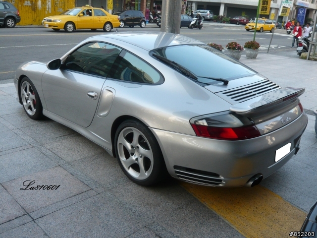 兩台PORSCHE 996 TURBO