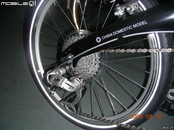 [求教]類MU P8黑色車.......