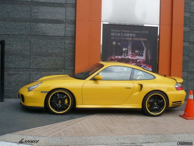 兩台PORSCHE 996 TURBO
