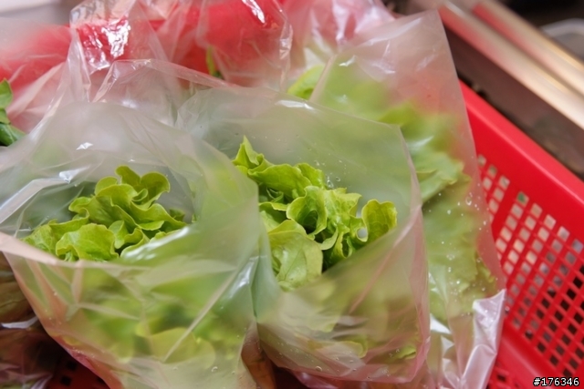 【臨時約吃】12/6(六) 下午四點 藥膳麻辣魯味 一樓有照片