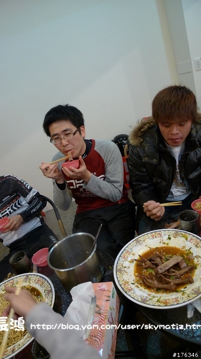 【臨時約吃】12/6(六) 下午四點 藥膳麻辣魯味 一樓有照片