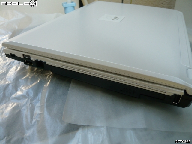 Fujitsu FMV-BIBLO MG/B70日版 開箱