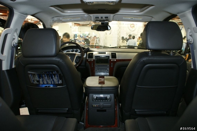車展新朋友 Cadillac 2009 Escalade (可以算開箱文嗎~)