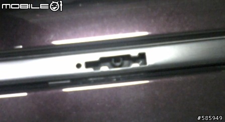 新馬六 車頂 掉了一個小零件 = =
