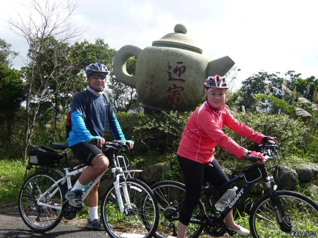 「 いい ふうふ 」11月22日 好夫妻日   --   優遊山林有女王與我同行