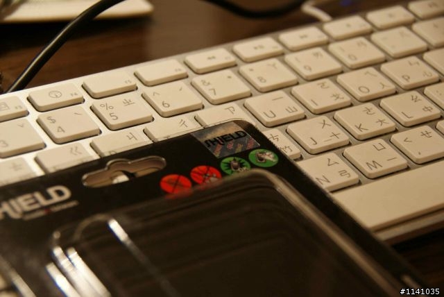 （開箱文）我的iphone新衣服 mit  SHIELD