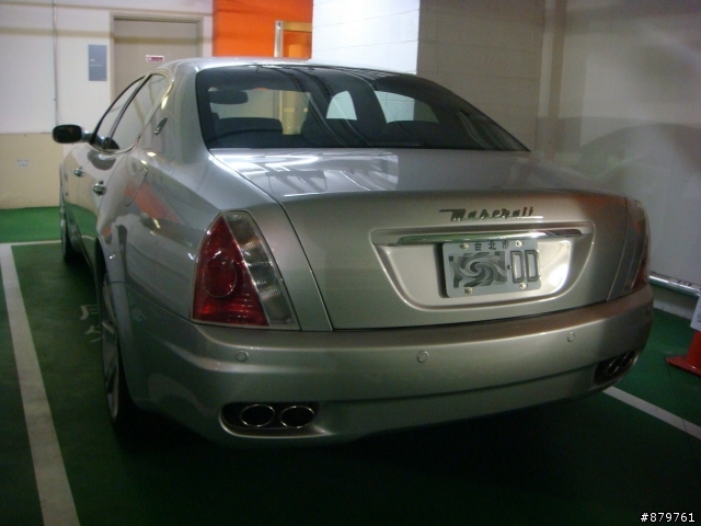 ［分享］停車場遇到09年式的Maserati Quattroporte