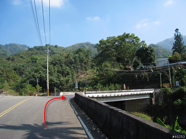 南投縣 竹山→投49鄉道→大人凍林道→軟鞍八卦茶園
