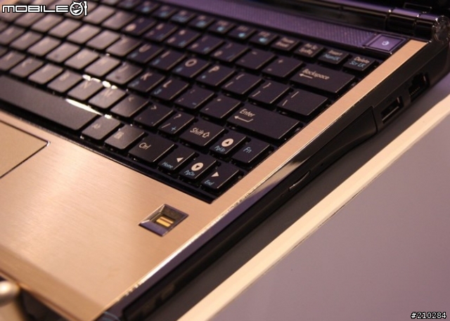 Eee PC 1004 Dn 內建光碟機