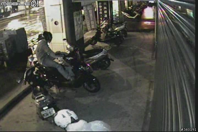 鎖上大鎖真的有用? 台北市羅斯福路六段治安真的很好? 防盜螺絲沒用?  報案沒用? 警察局對面偷兒無法無天!