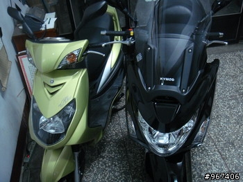 (超級不專業的開箱~新增 後箱照 與大黃蜂)我的小激激 超短字 即不專業開箱文