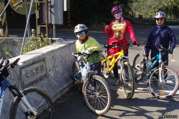 女王的第一次offroad，越嶺線浸林道