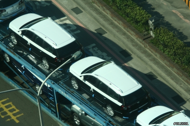 (SORRY!! 已上傳圖片)Passat CC  與Passat R36 與 TIGUAN已到港了
