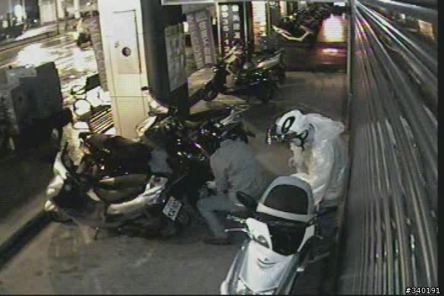 鎖上大鎖真的有用? 台北市羅斯福路六段治安真的很好? 防盜螺絲沒用?  報案沒用? 警察局對面偷兒無法無天!