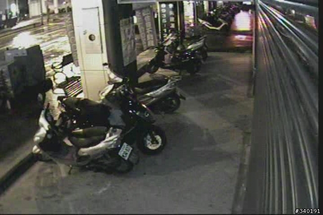 鎖上大鎖真的有用? 台北市羅斯福路六段治安真的很好? 防盜螺絲沒用?  報案沒用? 警察局對面偷兒無法無天!