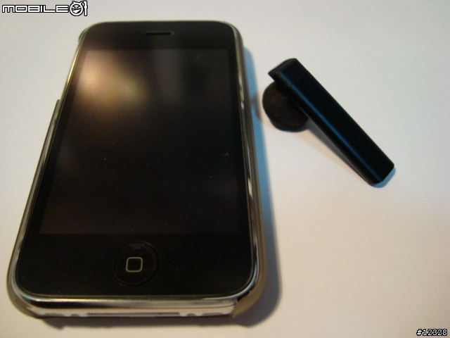 給iPhone 3G用的原裝配件之一 - iPhone Bluetooth Headset