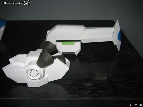 June設計的Hi_nu_Gundam (紙模型)