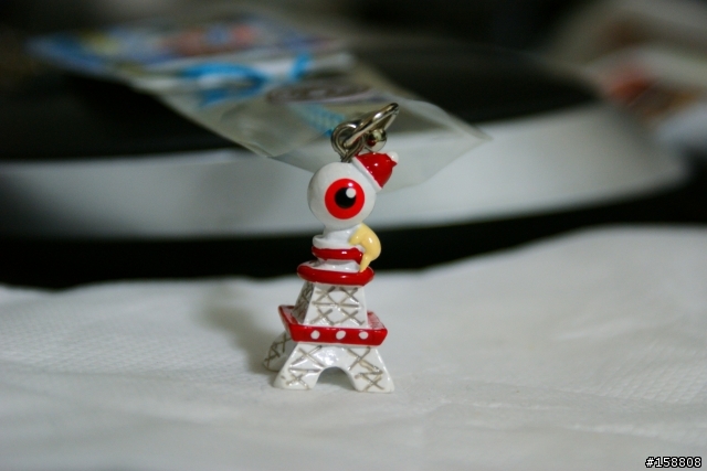 [東京鐵塔鬼太郎+日本百事可樂贈品]眼球老爹爬鐵塔 + Bearbrick  蝙蝠俠●黑暗騎士