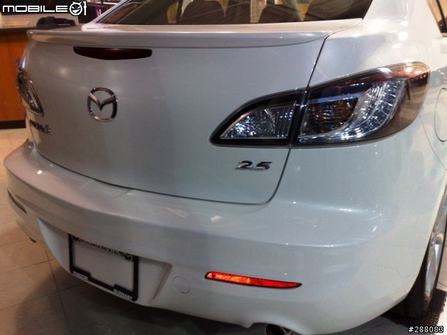 [2/8更新] [新增照片在57樓!]2010年式 MAZDA 3 5Dr/4Dr實車搶先看!!!