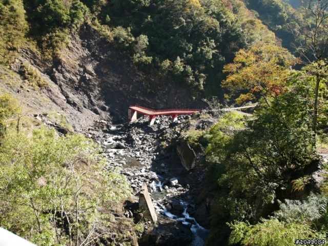 埔里->力行產業道路off road->褔壽山農場->梨山->宜蘭->台北