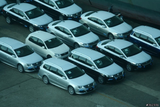 (SORRY!! 已上傳圖片)Passat CC  與Passat R36 與 TIGUAN已到港了