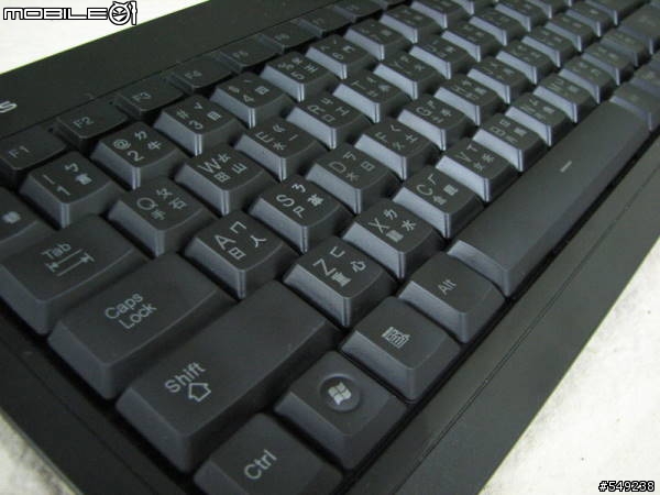 i-rocks KR-6820E 薄膜式發光電競鍵盤評測