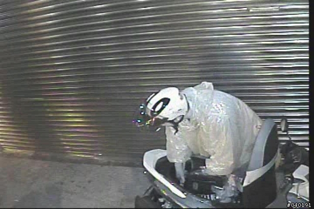 鎖上大鎖真的有用? 台北市羅斯福路六段治安真的很好? 防盜螺絲沒用?  報案沒用? 警察局對面偷兒無法無天!