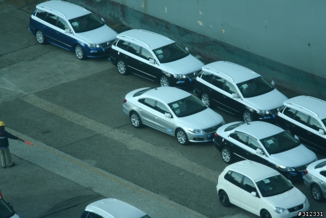 (SORRY!! 已上傳圖片)Passat CC  與Passat R36 與 TIGUAN已到港了