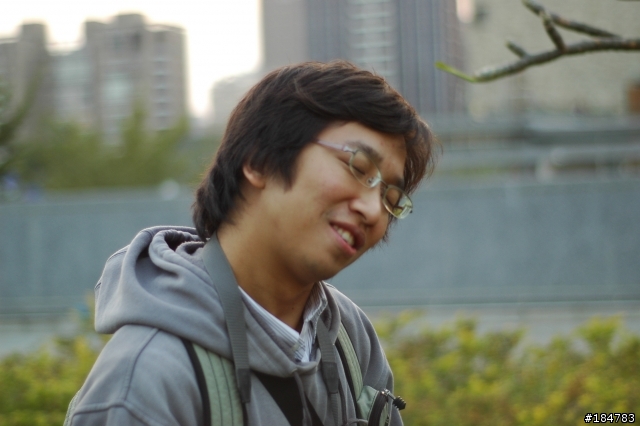 怎麼讓我的笑容自然點?幫幫我<召喚修圖達人!!>