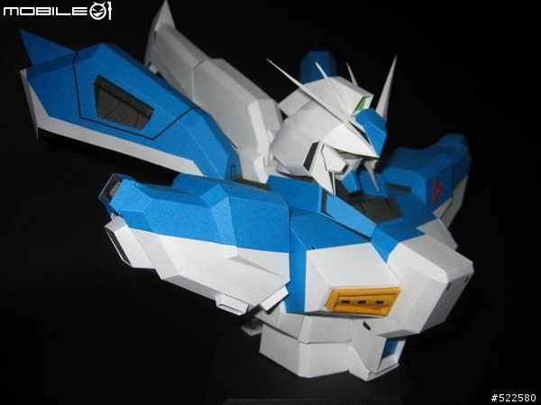 June設計的Hi_nu_Gundam (紙模型)
