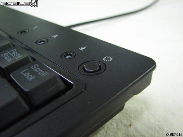 i-rocks KR-6820E 薄膜式發光電競鍵盤評測