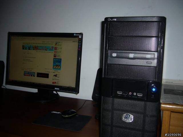主機和電腦桌共震