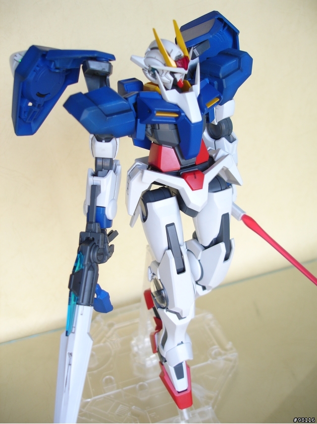 1/100 00 GUNDAM