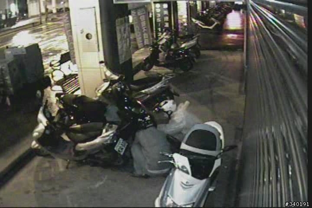鎖上大鎖真的有用? 台北市羅斯福路六段治安真的很好? 防盜螺絲沒用?  報案沒用? 警察局對面偷兒無法無天!