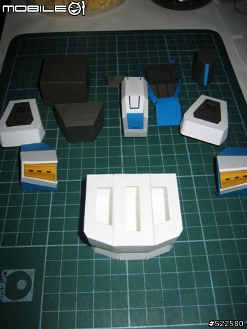 June設計的Hi_nu_Gundam (紙模型)