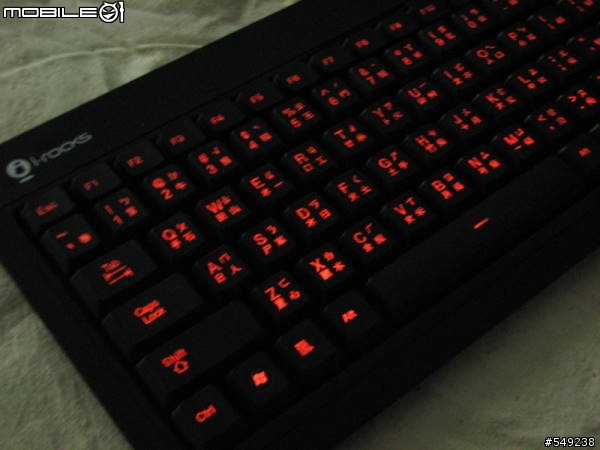 i-rocks KR-6820E 薄膜式發光電競鍵盤評測
