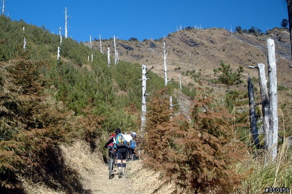 史上最大Offroad團、不畏寒風挑戰能高越嶺西段
