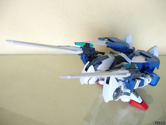 1/100 00 GUNDAM