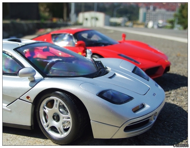 1:12 Ferrari ENZO & McLaren F1