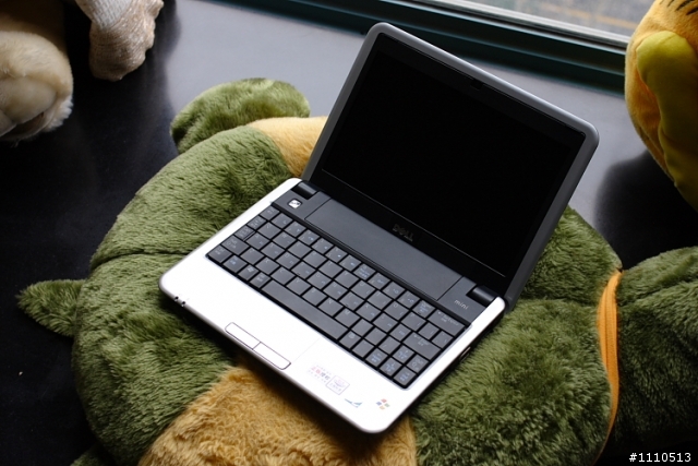 DELL Inspiron Mini9 (910) 入手试用,上点照片.
