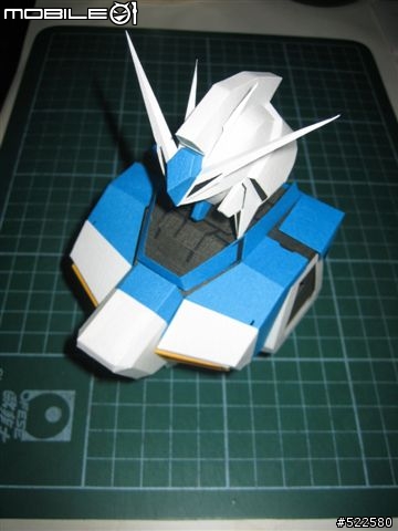 June設計的Hi_nu_Gundam (紙模型)