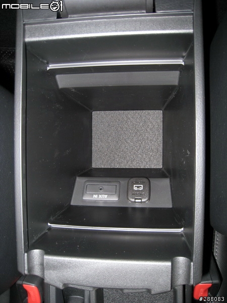 [2/8更新] [新增照片在57樓!]2010年式 MAZDA 3 5Dr/4Dr實車搶先看!!!