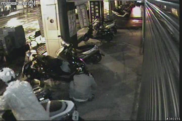 鎖上大鎖真的有用? 台北市羅斯福路六段治安真的很好? 防盜螺絲沒用?  報案沒用? 警察局對面偷兒無法無天!
