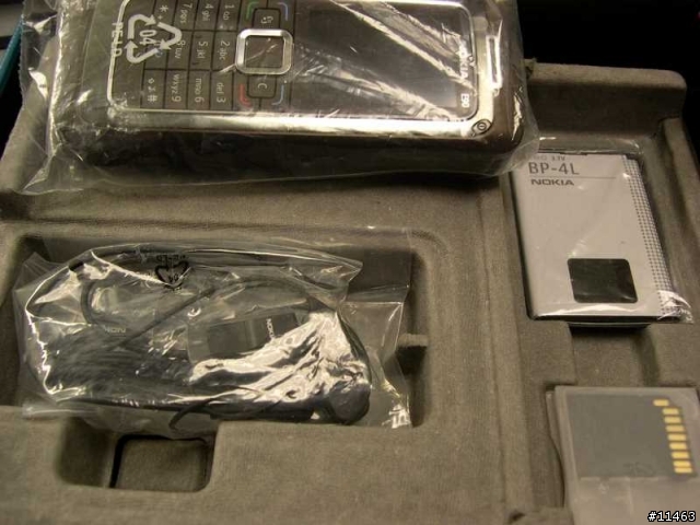 [2009-2-4 更新:倉頡輸入][開箱分享] 商務手機的王者 Nokia E90-1 Communicator