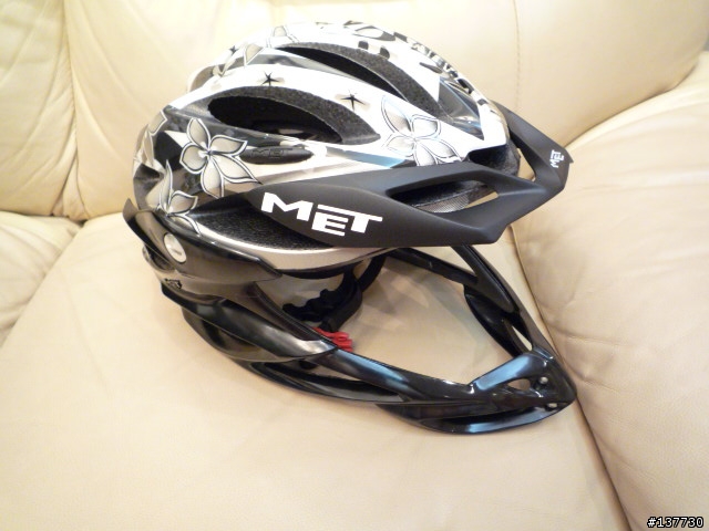 [開箱]義大利精品MET KOS UL+MET Parachute安全帽